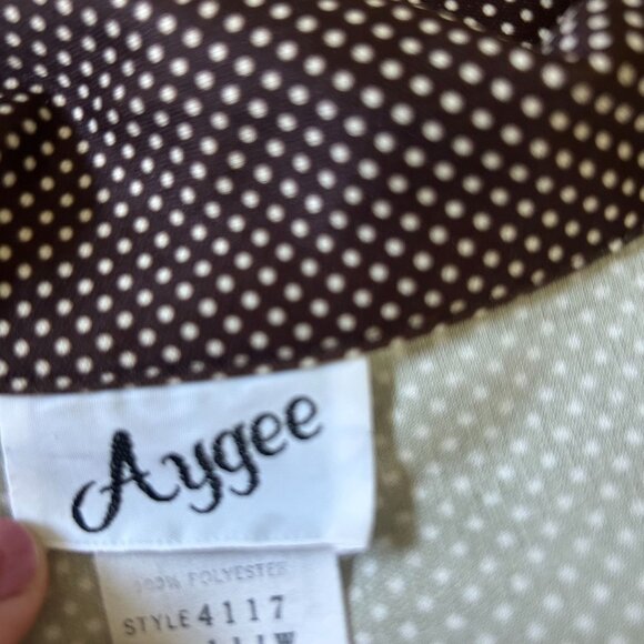 Vintage Day Dress With Polka Dot Top & Cream Skirt - Picture 10 of 12